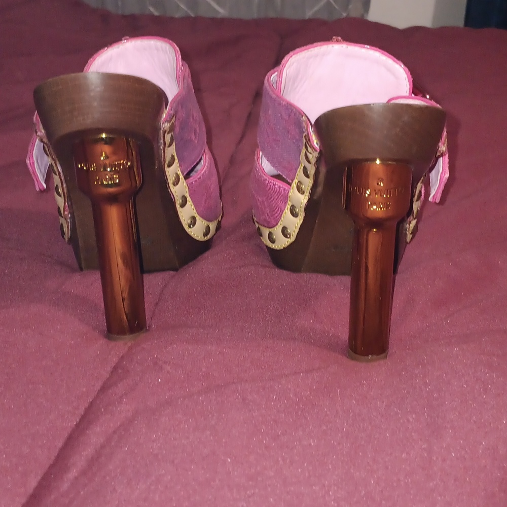 Size 37 Pink louis vuitton  High heels.